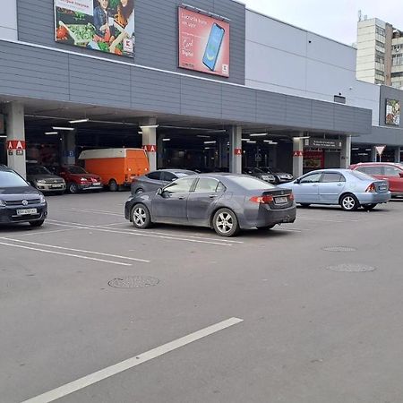 Airport 24&24 Car Parking Apartment Chisinau Ngoại thất bức ảnh
