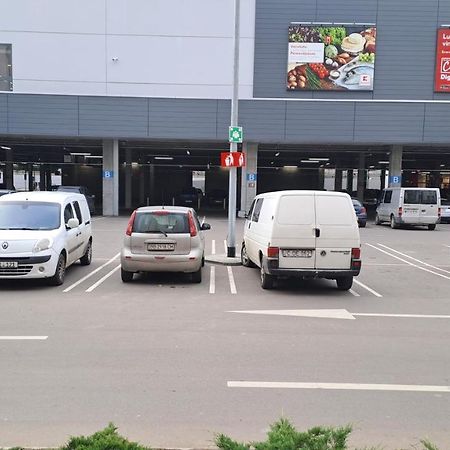Airport 24&24 Car Parking Apartment Chisinau Ngoại thất bức ảnh