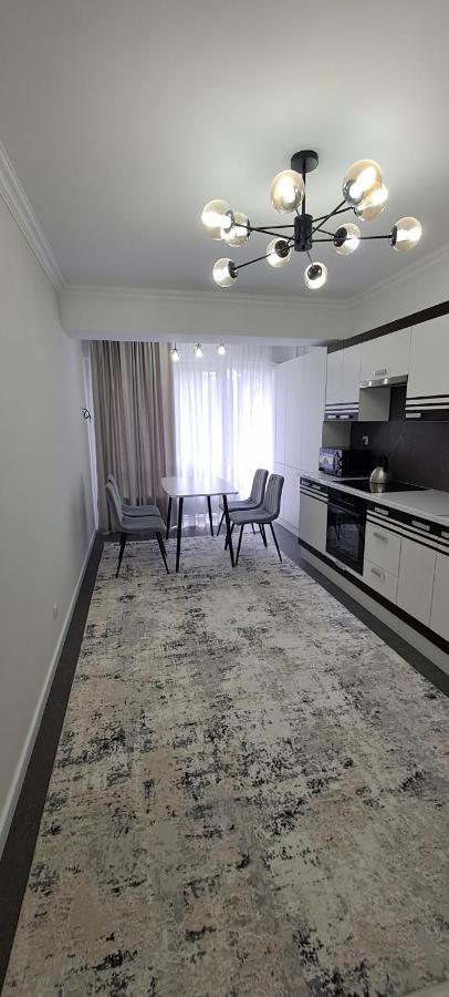 Airport 24&24 Car Parking Apartment Chisinau Ngoại thất bức ảnh