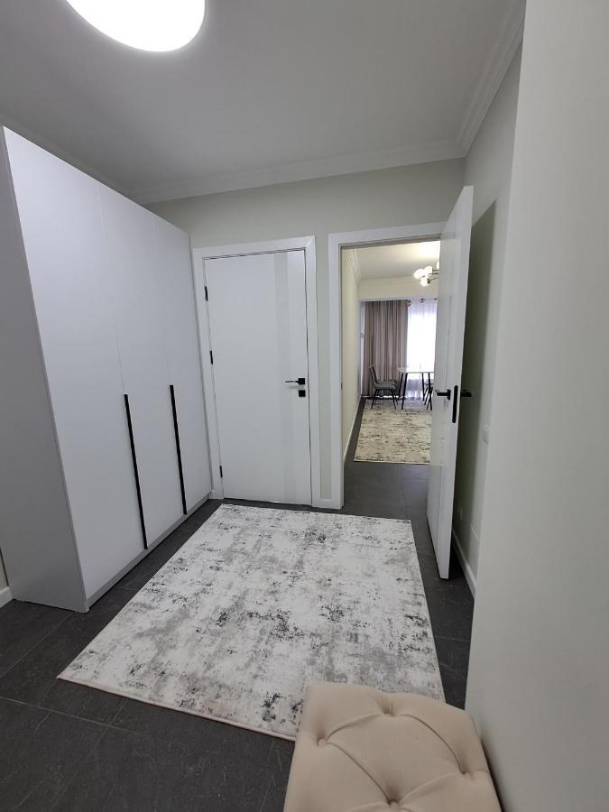 Airport 24&24 Car Parking Apartment Chisinau Ngoại thất bức ảnh