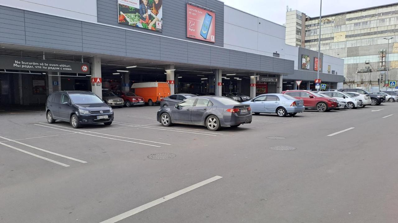 Airport 24&24 Car Parking Apartment Chisinau Ngoại thất bức ảnh