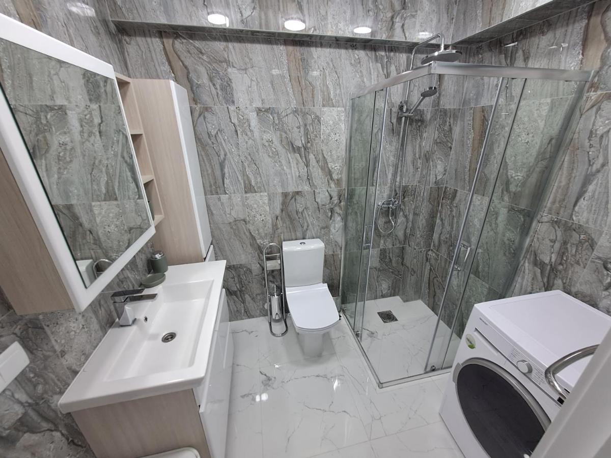 Airport 24&24 Car Parking Apartment Chisinau Ngoại thất bức ảnh