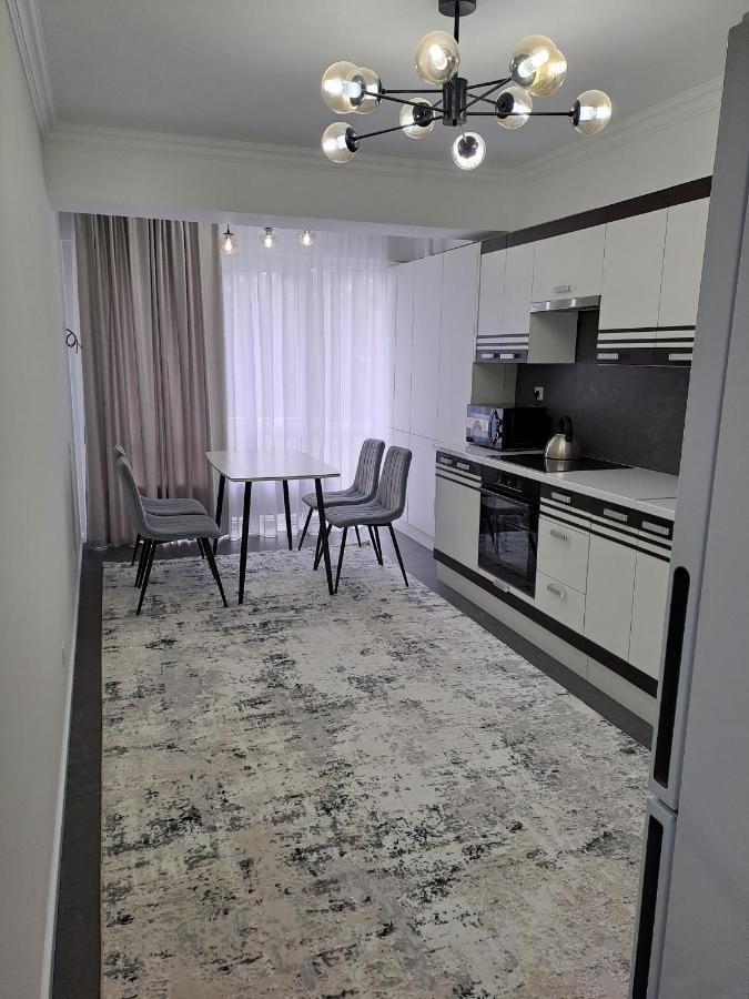 Airport 24&24 Car Parking Apartment Chisinau Ngoại thất bức ảnh